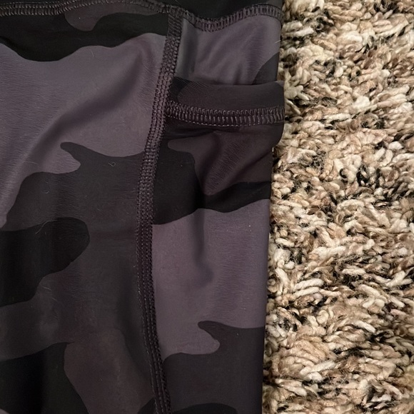 old navy camo leggings - Picture 3 of 3